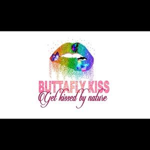 I sell lipgloss and beauty products